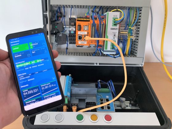 control IoT Gateway for recording operating data